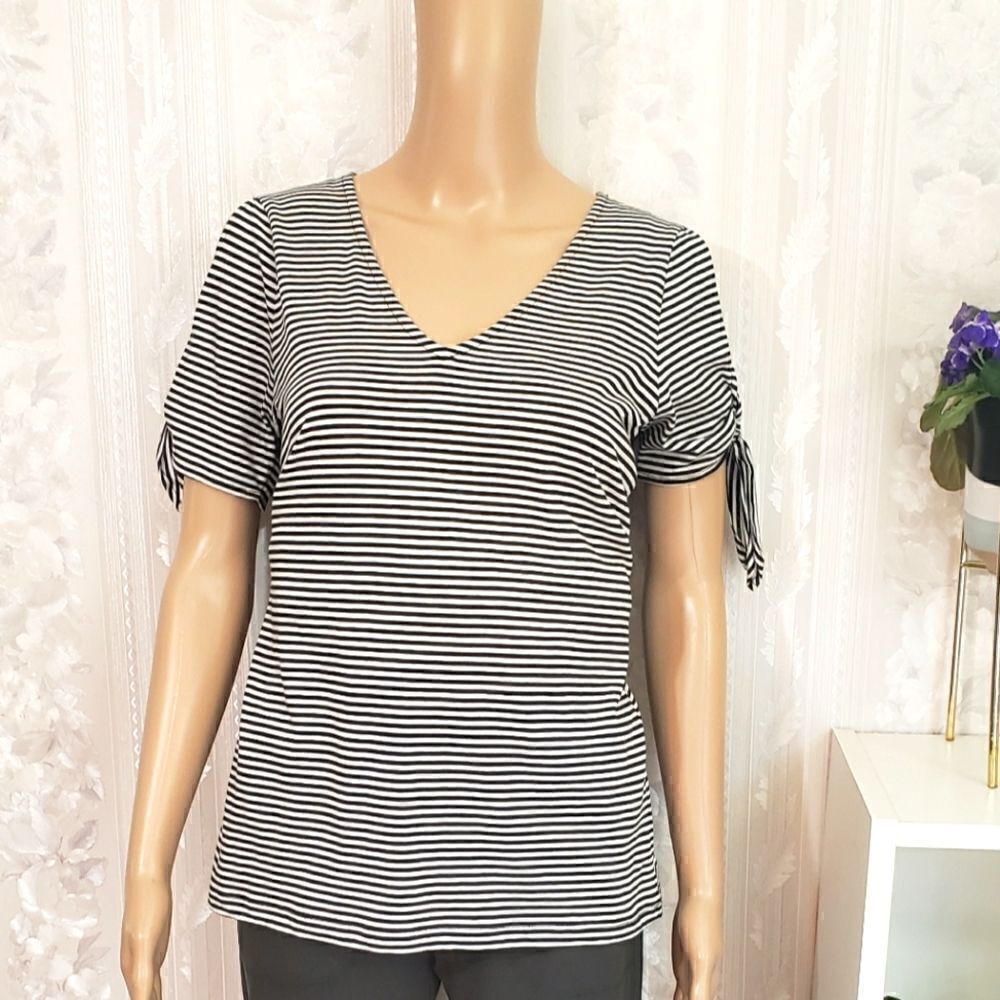 Michael Kors Cold Shoulders Top